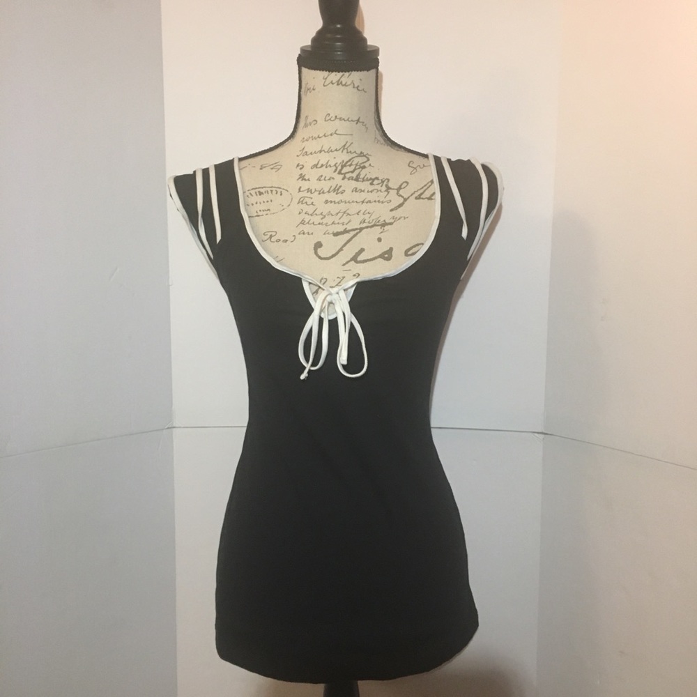 NWT French Laundry Keyhole Sailor Top